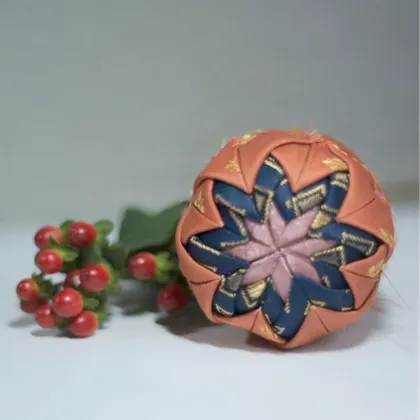 Create Your Own Fabric Patchwork Christmas Bauble